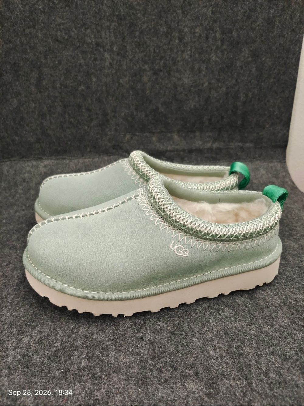 NWOB UGG Women's Tasman Meadow Accent 'Artichoke' 1175184-ART Sz 6